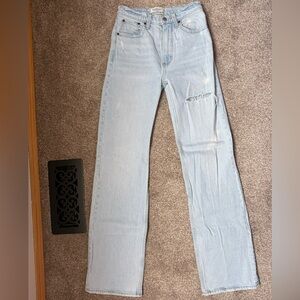 Abercrombie High Rise 90’s Relaxed Jean size 24 Tall